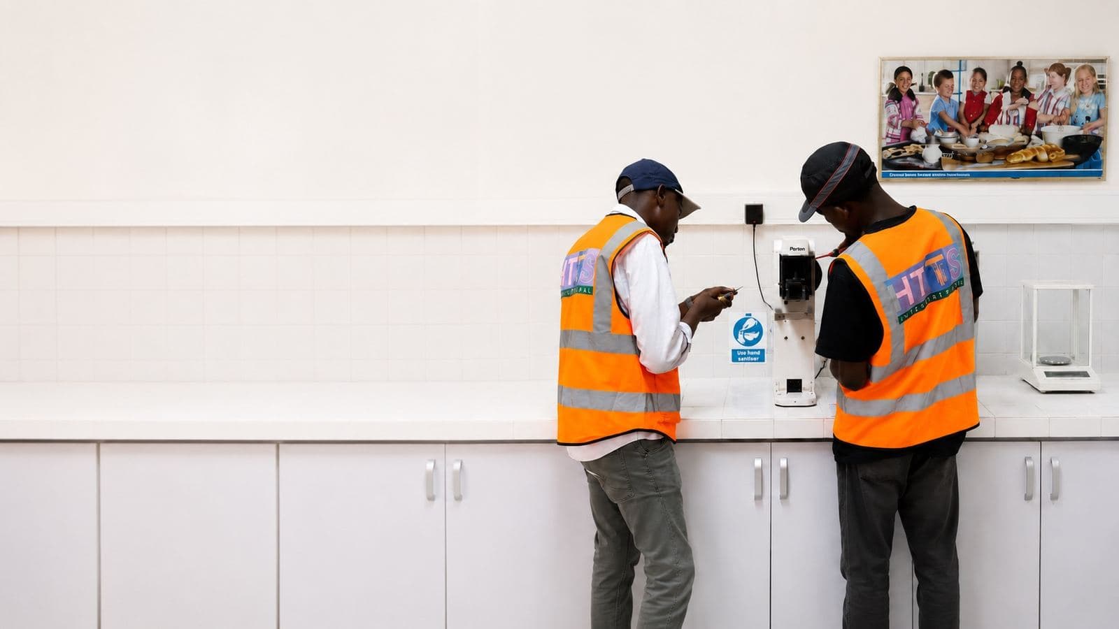 Installation d'instruments de laboratoire